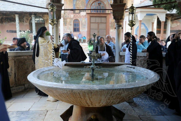 Athos: the prayer of the monks